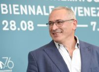 Χοντορκόφσκι στον Economist: Όταν πέσει ο Πούτιν η λαϊκή εξέγερση είναι επιβεβλημένη
