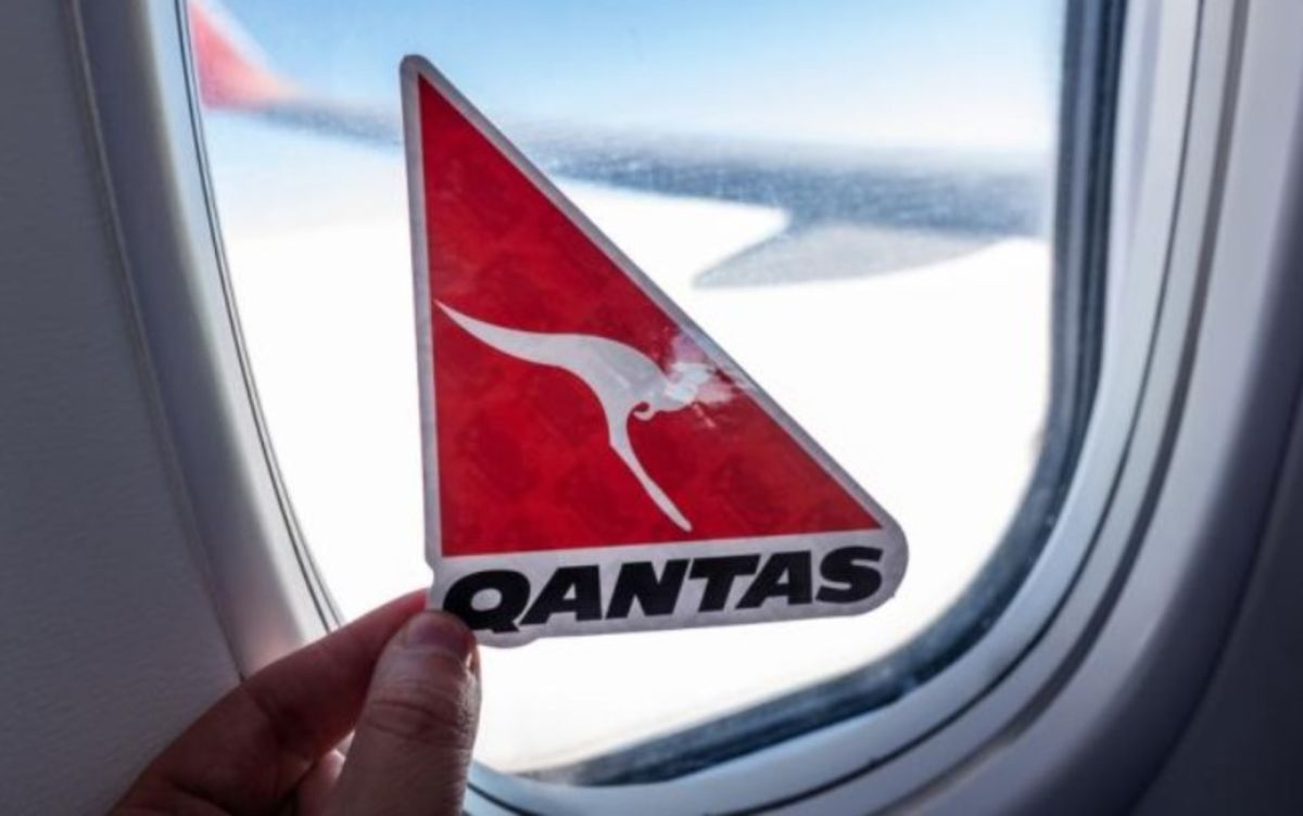 Αυστραλία: Η αεροπορική εταιρεία Qantas καταργεί τις στολές με βάση το φύλο