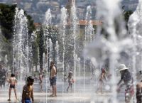 Πρόωρη αποπνικτική ζέστη στην Ευρώπη