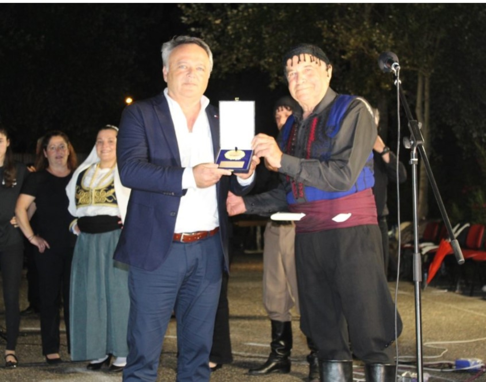Οι Κρήτες του Ωρωπού τίμησαν τον Γιώργο Γιασημάκη