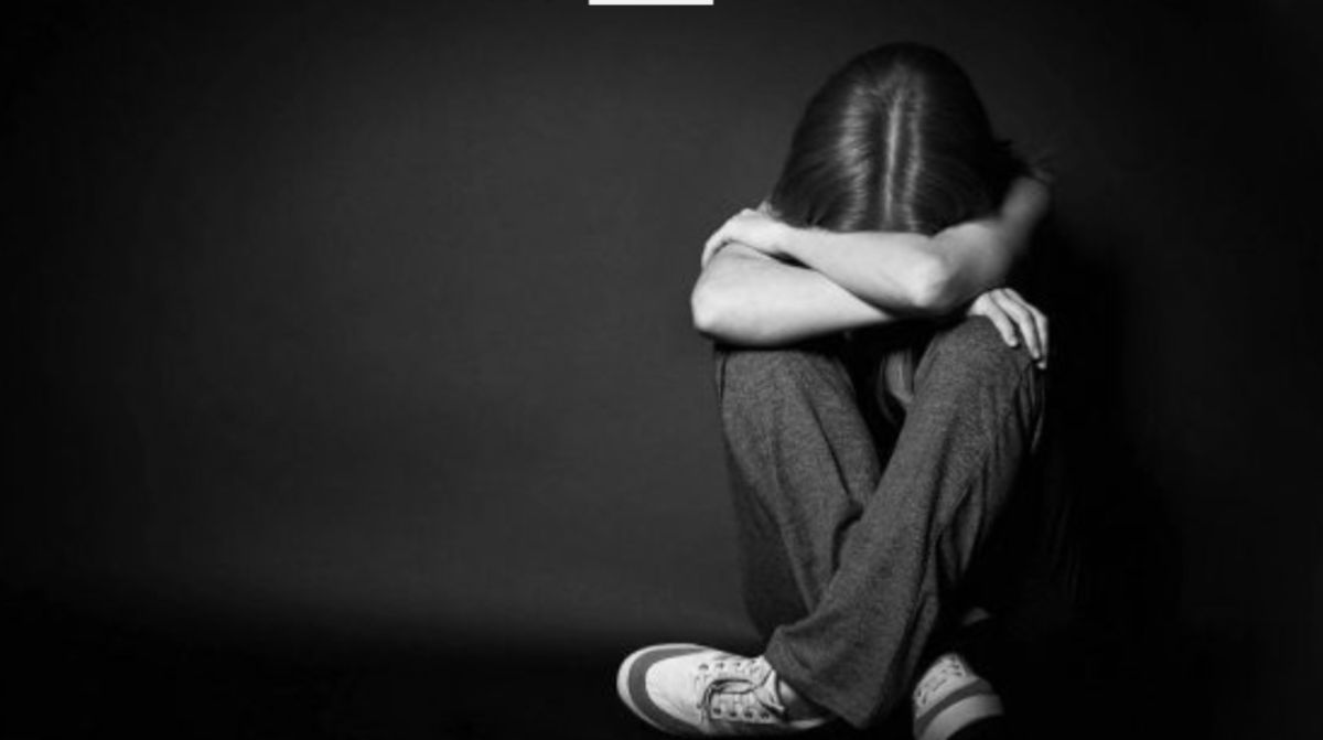 «Ο παιδόφιλος της Ομόνοιας πετούσε χαρτάκια με το τηλέφωνό του έξω από σχολείο»