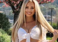 Anet Mlcakova: Η σεξοβόμβα φωτογραφήθηκε με τιγρέ μπικίνι και «κόλασε» τη Μύκονο
