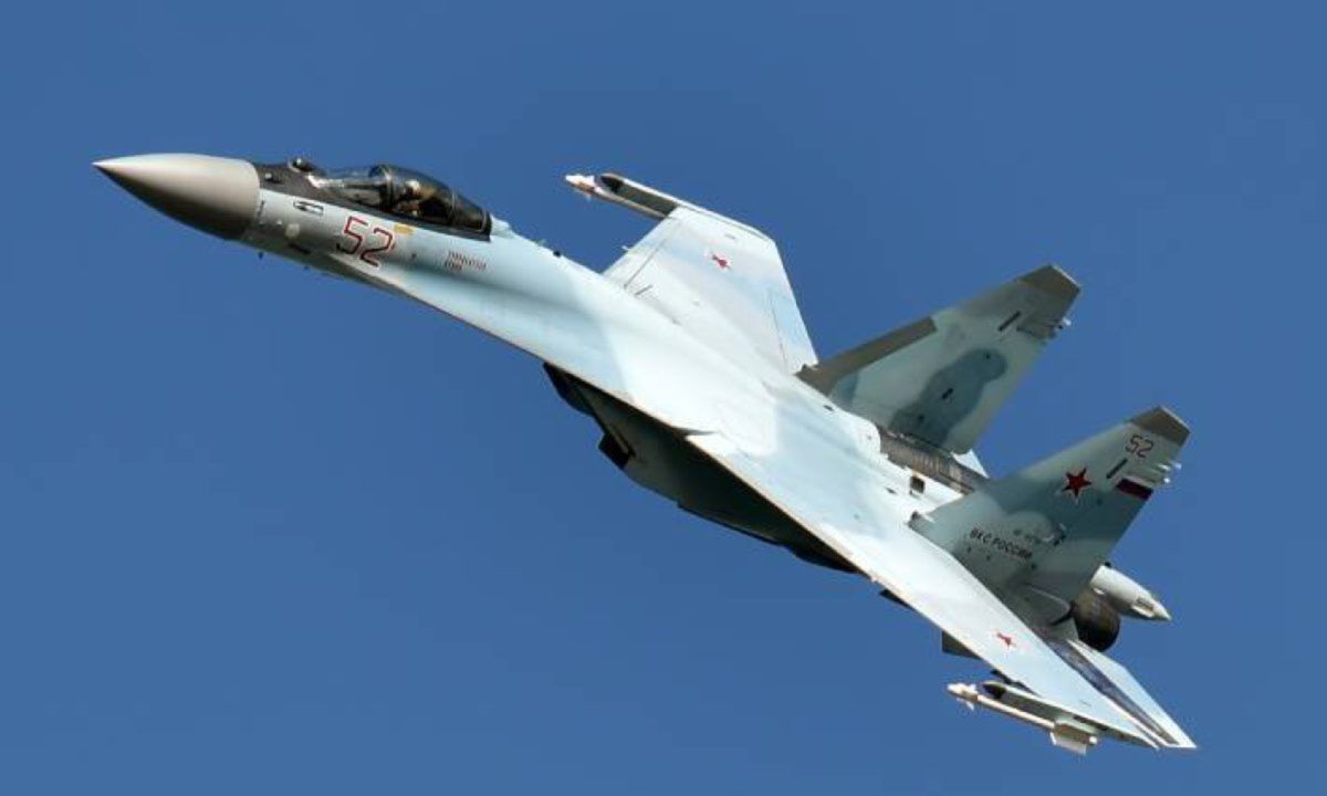 F – 35 vs SU30 Flanker πάνω από τη Βαλτική