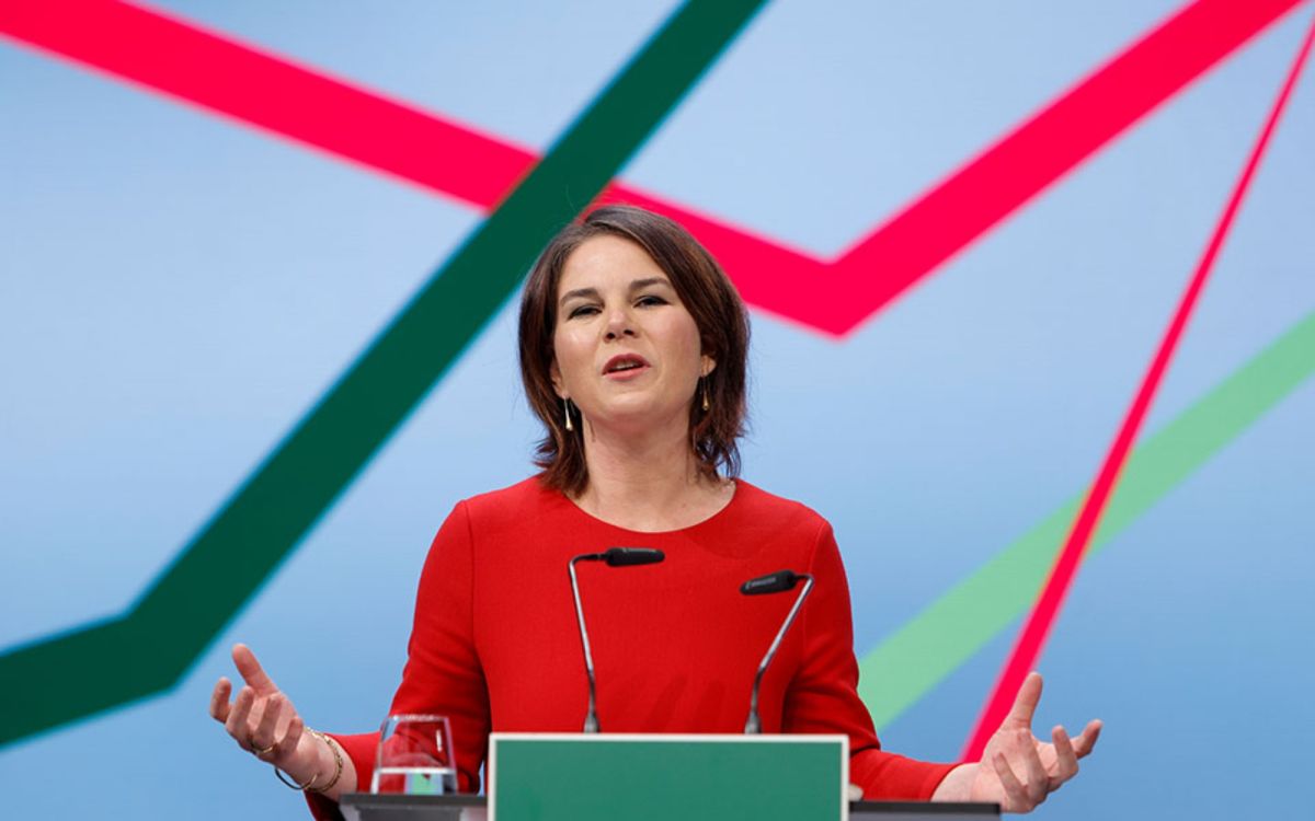 Die Zeit: Η Γερμανία αντίθετη στην παράδοση βομβών διασποράς στην Ουκρανία