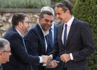 Στο γήπεδο της οικονομίας