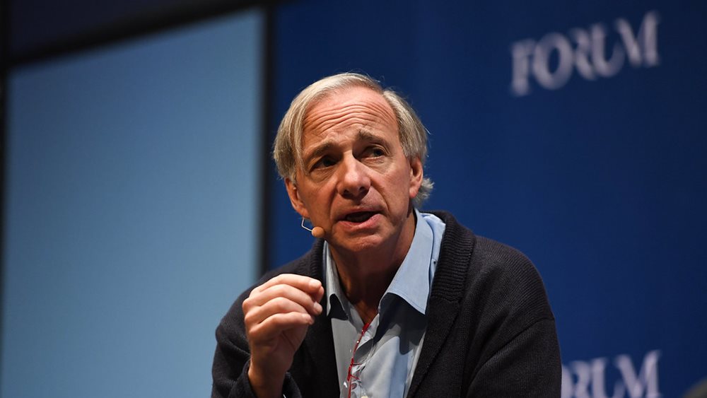 Ο δισεκατομμυριούχος Ray Dalio προειδοποιεί για “ακόμα μία ανατροπή στην παγκόσμια δομή εξουσίας”