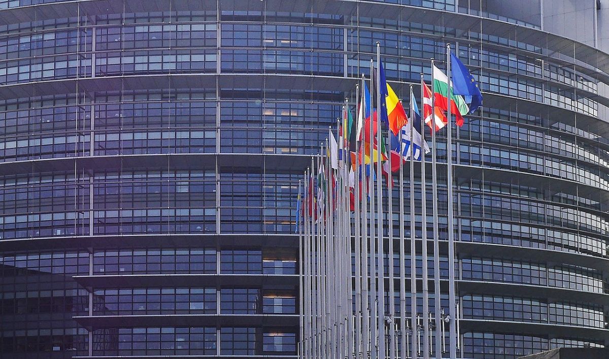Κομισιόν: Έδωσε την έκτη δόση βοήθειας ύψους 1,5 δισ. ευρώ στην Ουκρανία