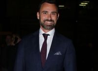 Γιώργος Καπουτζίδης: «Ο έρωτας στο νησί είναι δύσκολος, για αυτό μένω Αθήνα»