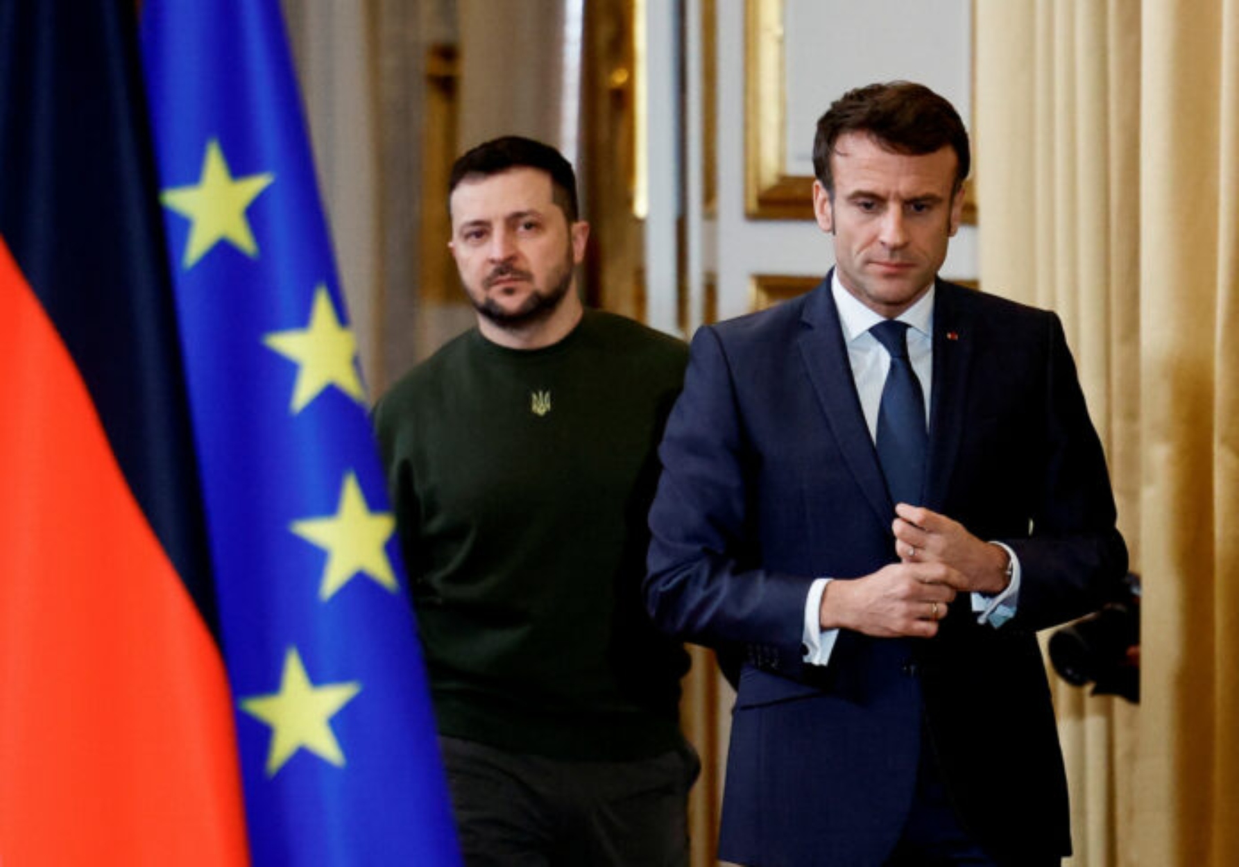 Μακρόν: Ζητά ρεαλιστική οδό για την ένταξη της Ουκρανίας στο ΝΑΤΟ