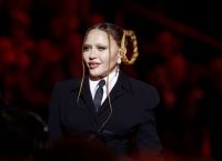Στην εντατική η Μαντόνα – Ακυρώθηκε η περιοδεία της