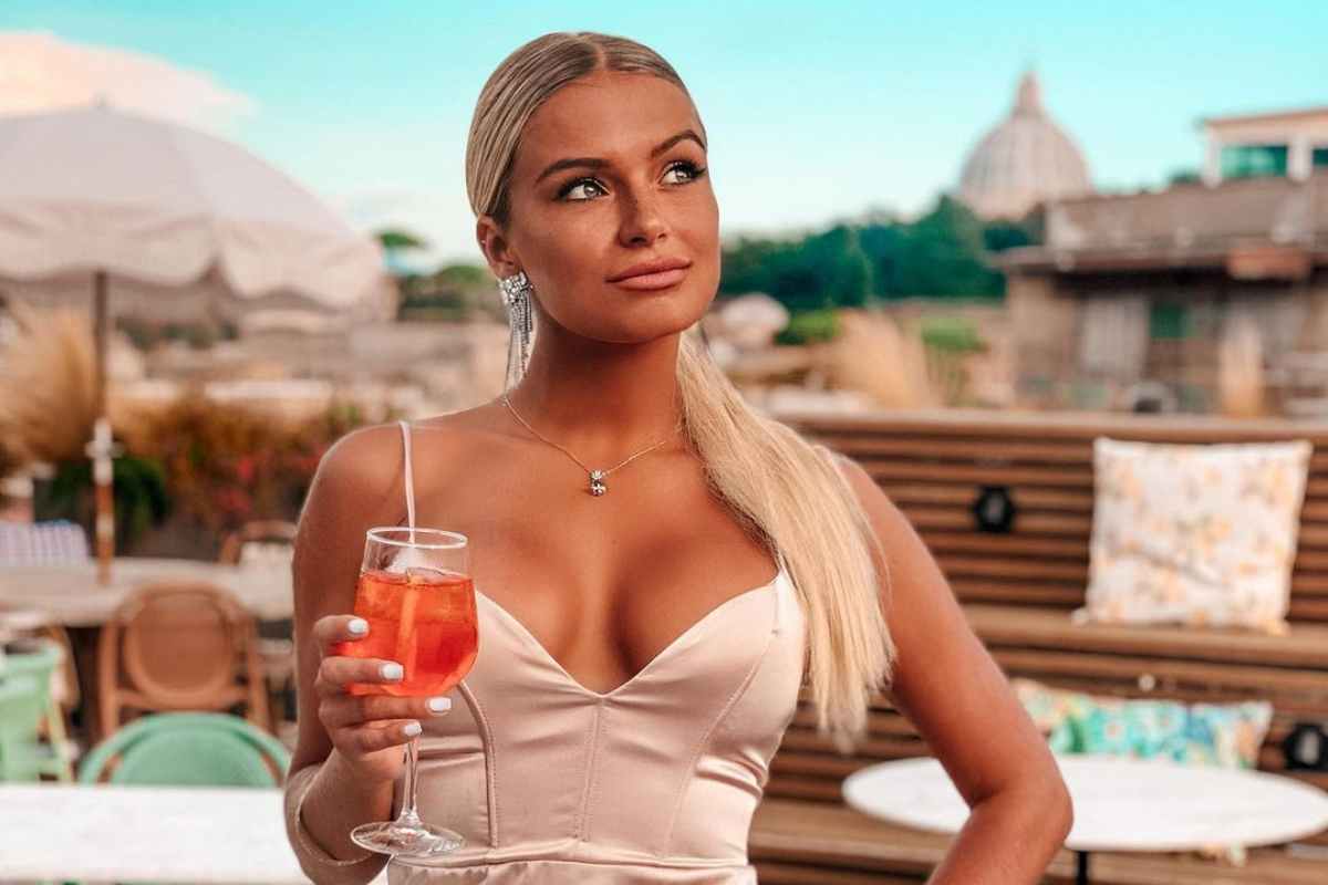 Η εκρηκτική τηλεπερσόνα και influencer… αναστάτωσε τη Μύκονο – “Ασυγκράτητη” με τον σύντροφό της