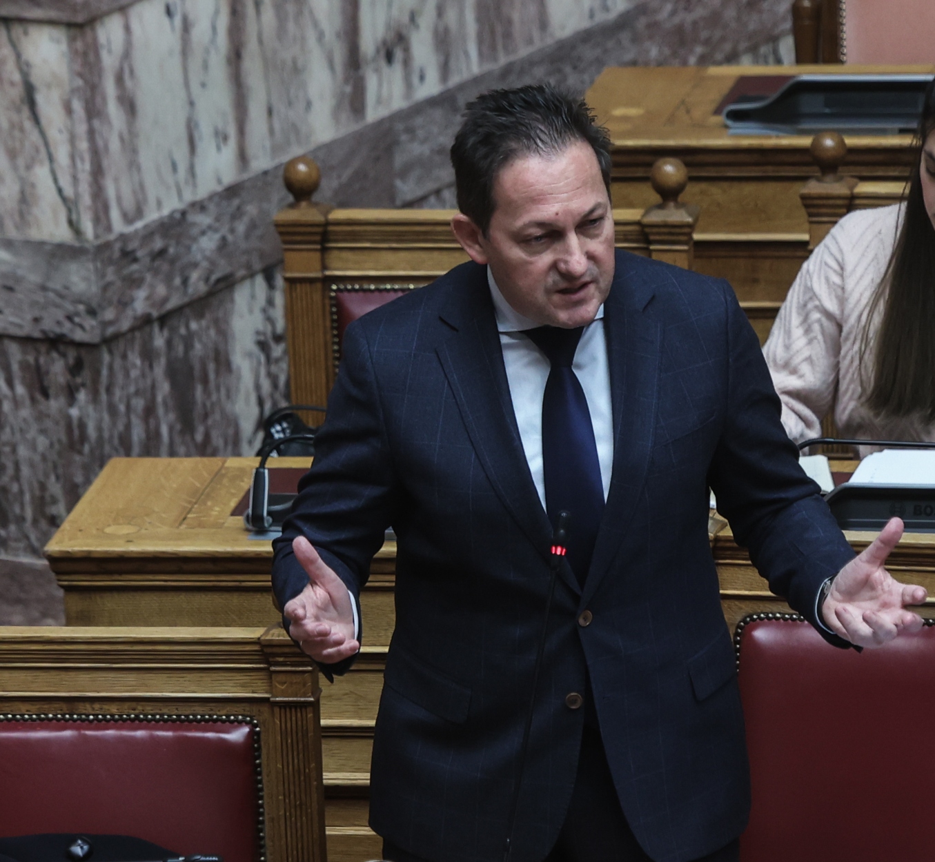 Πέτσας: Όχι στην καθύβριση της ΕΥΠ