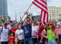 Pride Βαρσοβίας: Μεγάλη παρέλαση για την ΛΟΑΤΚΙ+ κοινότητα- Μπροστάρης ο Αμερικανός πρέσβης