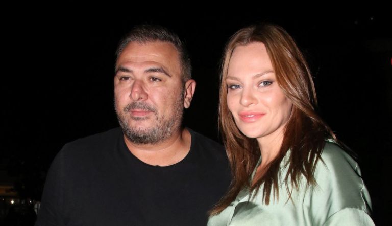 Η Υβόννη Μπόσνιακ γιόρτασε στη Μύκονο τα γενέθλια της – Η έκπληξη της Μπεκατώρου και το φιλί του Ρέμου