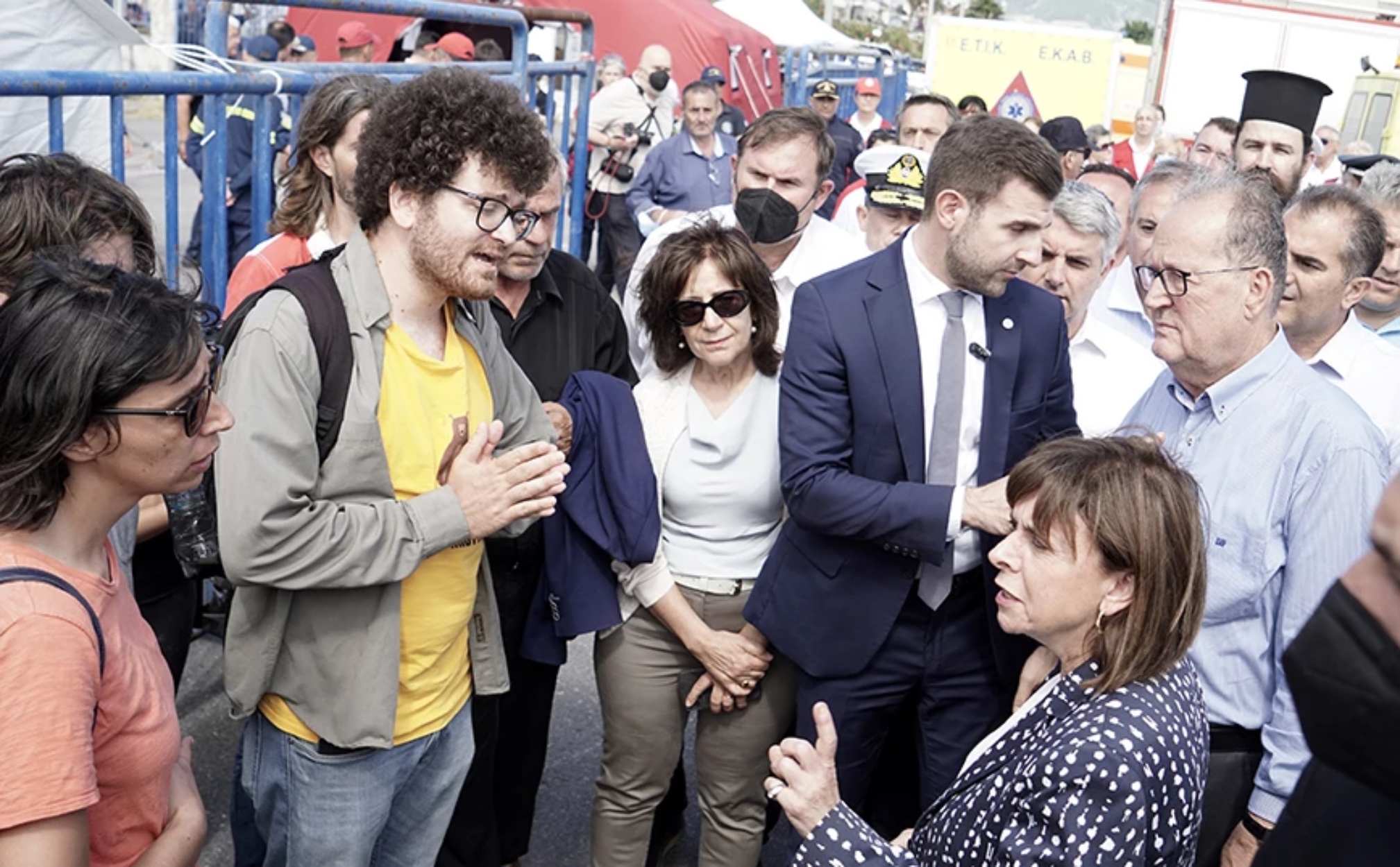 Πύλος: Φραστικό επεισόδιο της Σακελλαροπούλου με μέλη της νεολαίας του ΣΥΡΙΖΑ
