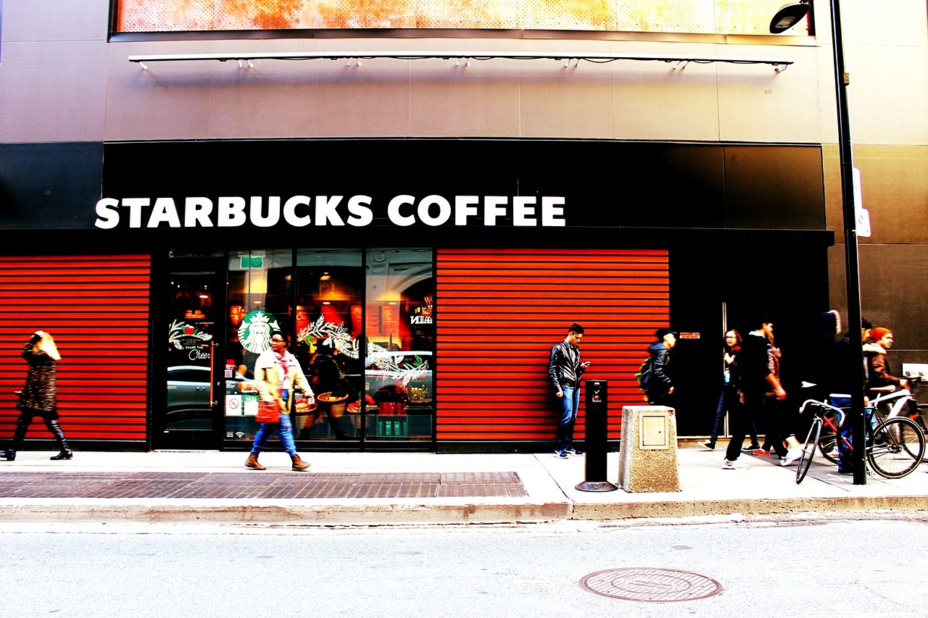 Starbucks: Απεργιακές κινητοποιήσεις υπέρ των ΛΟΑΤΚΙ