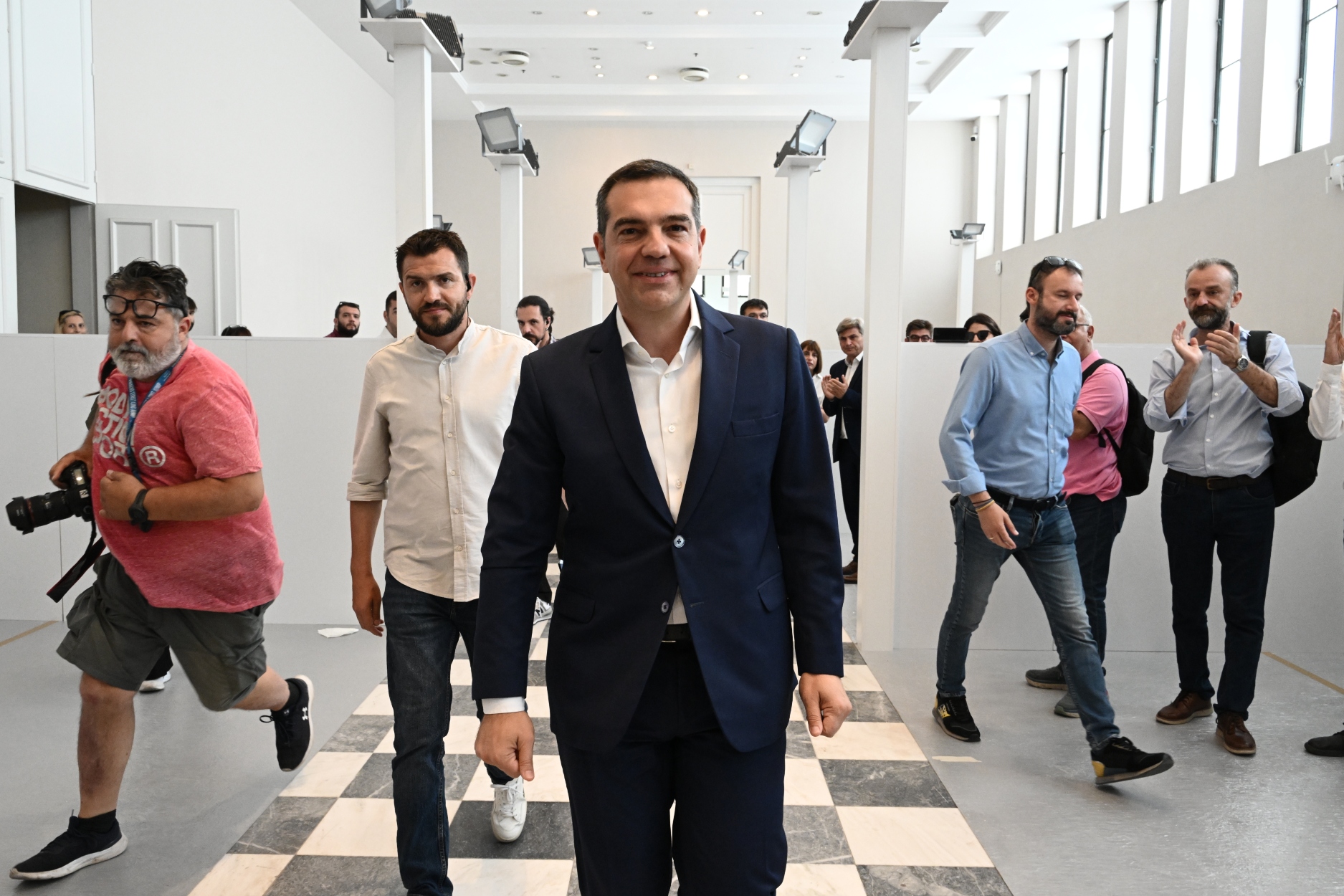 Δημοσκόπηση GPO: Το 20% των ψηφοφόρων του ΣΥΡΙΖΑ συμφωνεί με την παραίτηση Τσίπρα