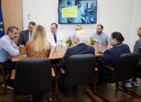 Mitsotakis visits Aghios Savvas hospital in Athens