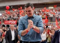 Ισπανία: Έκλεισαν οι κάλπες – Προηγείται το Λαϊκό Κόμμα στις δημοσκοπήσεις
