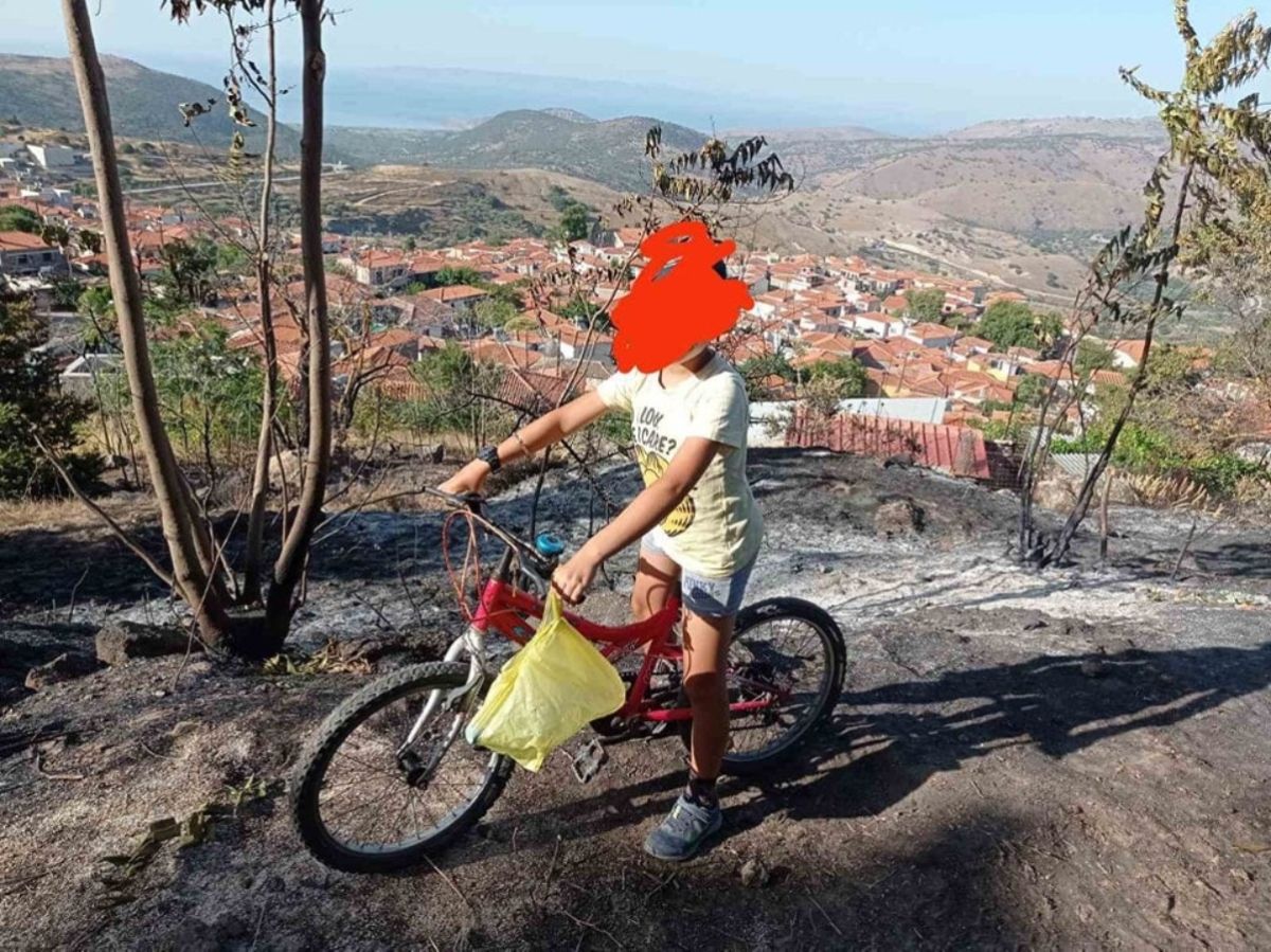 Πιτσιρικάς έκανε 2 χλμ μέσα στον καύσωνα για να πάει νερό στους πυροσβέστες
