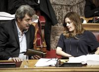 ΣΥΡΙΖΑ: Αιχμές Πολάκη κατά της Αχτσιόγλου για τους «αδικημένους δημοσιογράφους»