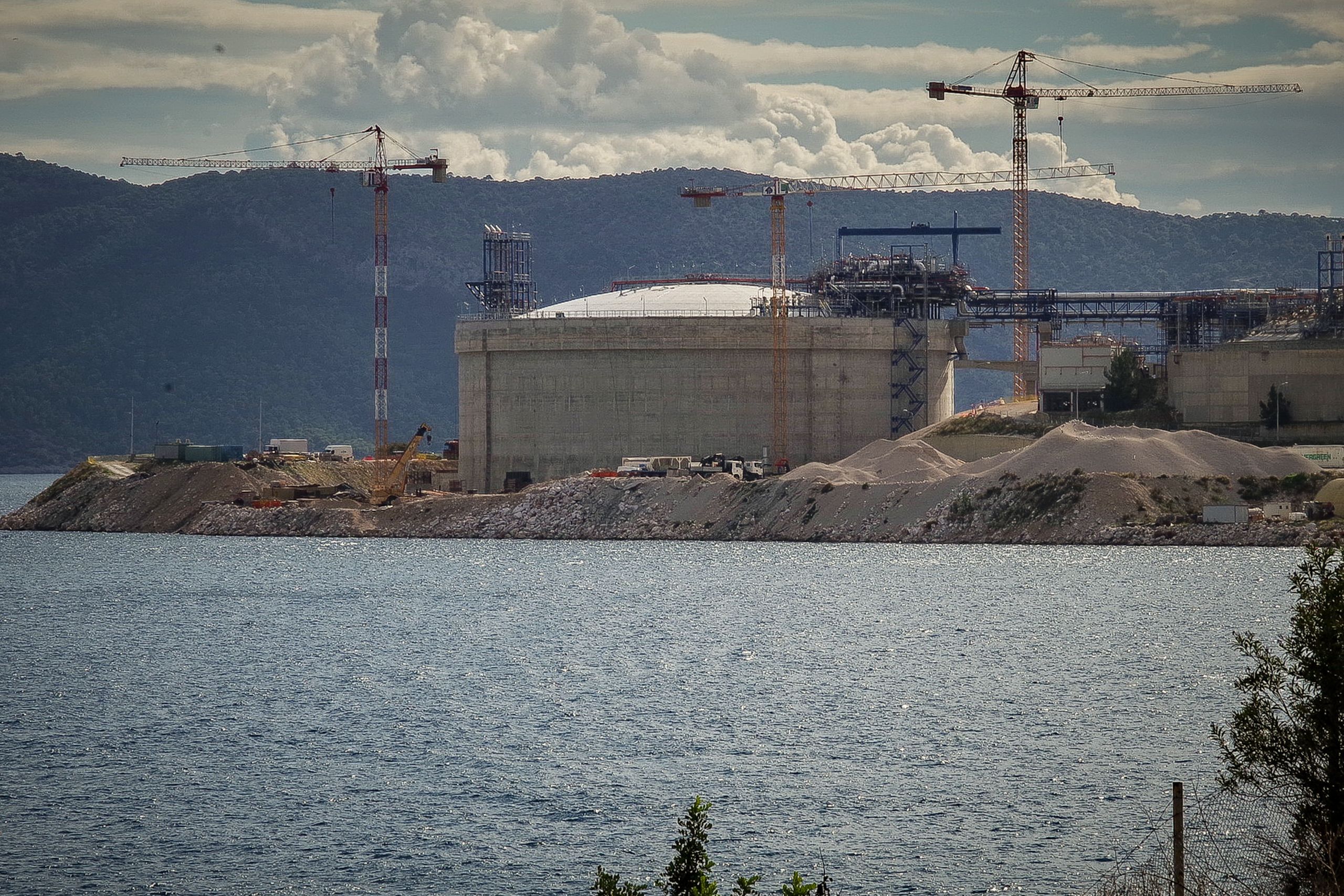 ΔΕΣΦΑ: Έκτακτη αύξηση 18% στα τέλη του συστήματος μεταφοράς – Οι δημοπρασίες