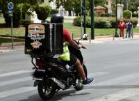 ΓΣΕΕ: Να ληφθούν πρόσθετα μέτρα για την προστασία των διανομέων
