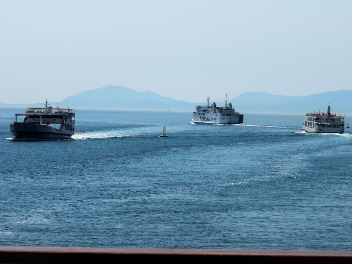 Ακτοπλοϊκές: Ρίχνουν τις τιμές με εκπτώσεις στα εισιτήρια – Αναλυτικοί πίνακες