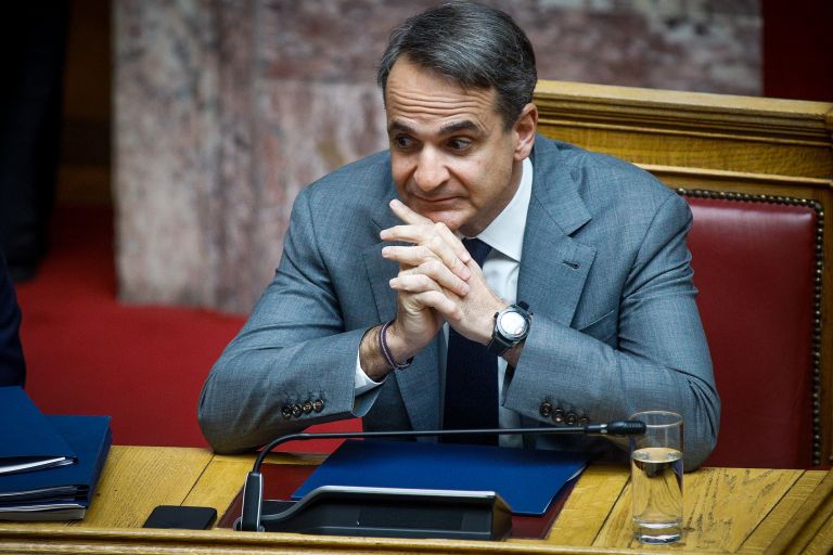 PM Mitsotakis on new FinMin bill: Civil servants to see raises, tax cuts equal to a month’s extra salary