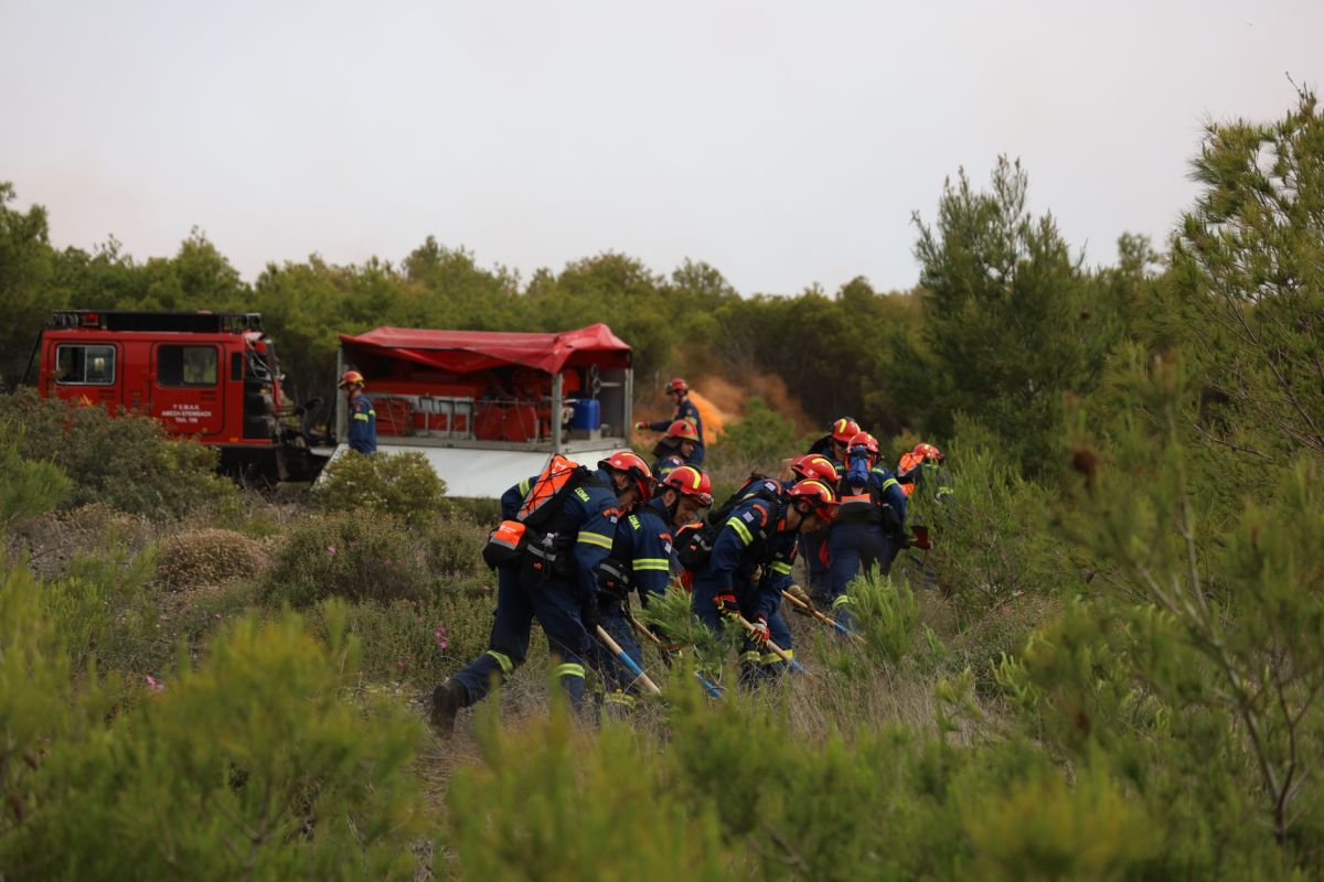 Φωτιά τώρα: Πολύ υψηλός κίνδυνος πυρκαγιάς το Σάββατο σε πέντε περιφέρειες
