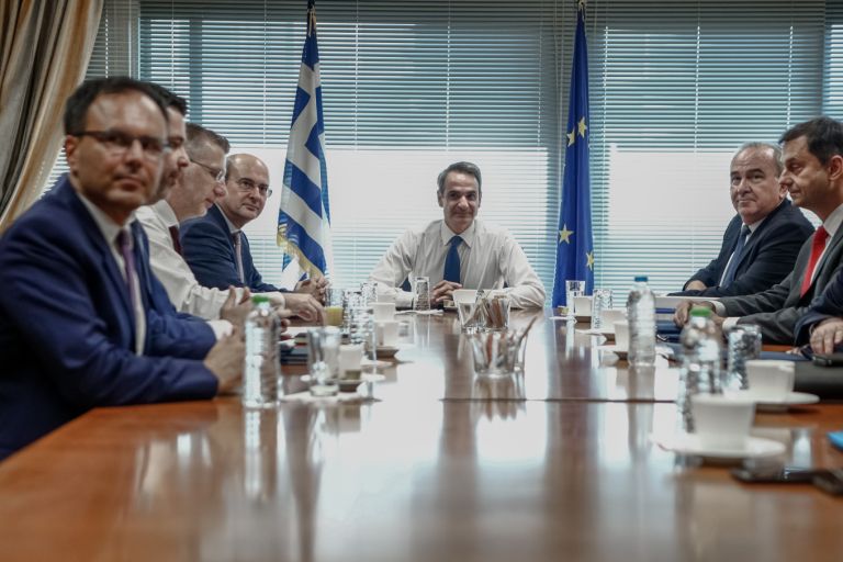 Πολυνομοσχέδιο: Αύξηση αφορολογήτου, μείωση ΕΝΦΙΑ και αυξήσεις στο δημόσιο