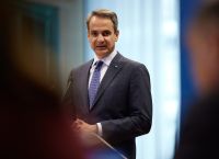 Κυβέρνηση: Στοιχήματα κανονικότητας εν μέσω θέρους