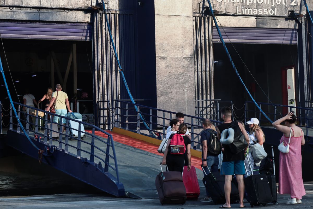 “Καίνε” τα ακτοπλοϊκά εισιτήρια – Μέχρι την Πέμπτη η απάντηση των ακτοπλόων