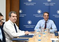 Επίσκεψη Μητσοτάκη στο υπουργείο Υγείας: Συνεχείς συσκέψεις ενόψει προγραμματικών δηλώσεων