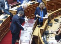 Βουλή: Εξελέγη το προεδρείο – Χωρίς αντιπροέδρους «Σπαρτιάτες», «Νίκη» και «Πλεύση Ελευθερίας»