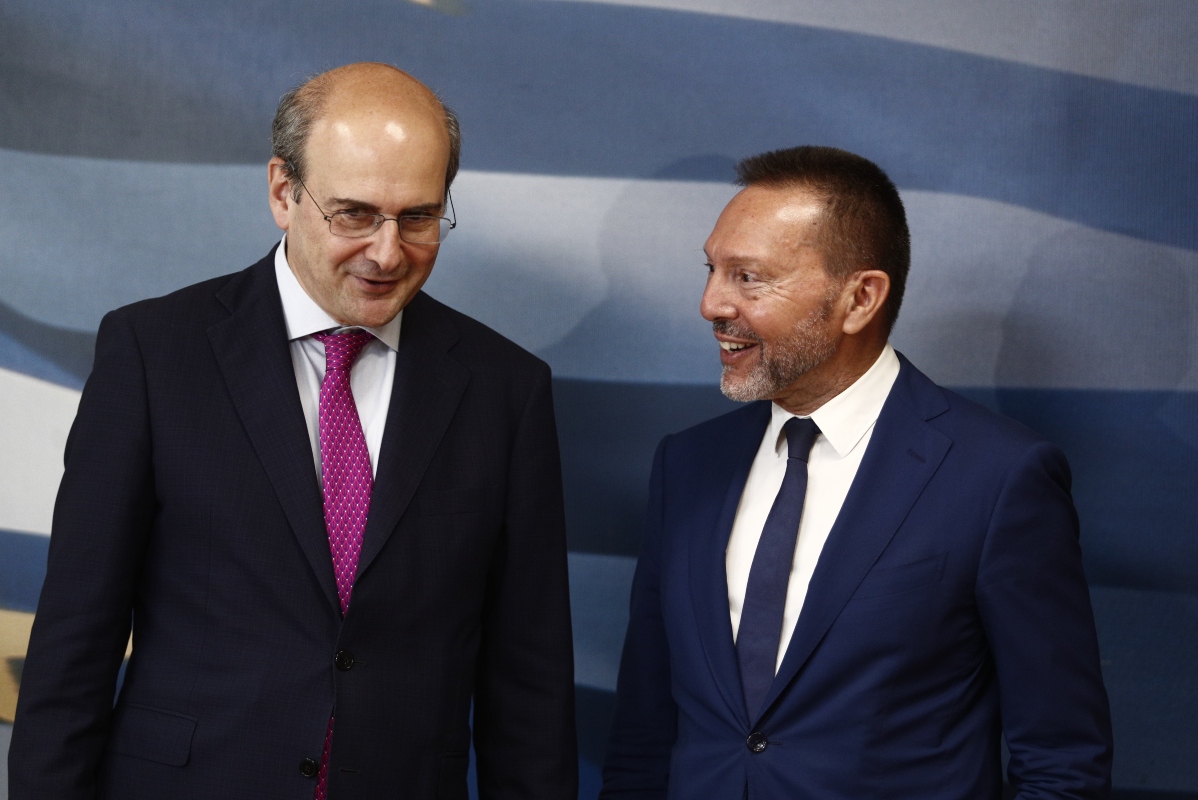 Κοινή πορεία Χατζηδάκη – Στουρνάρα για θετική πορεία της οικονομίας