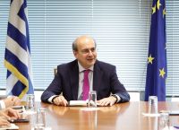 Τη Δευτέρα το ραντεβού Χατζηδάκη με τους τραπεζίτες