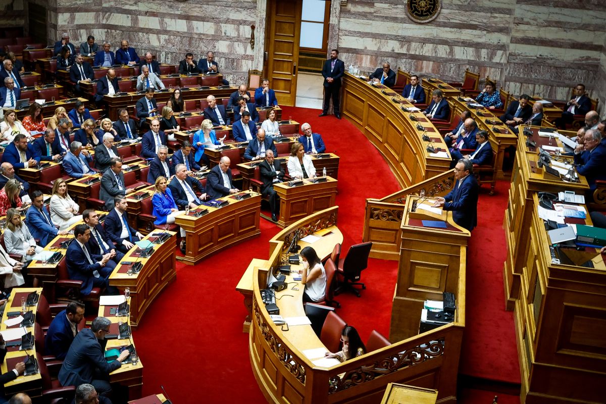 Κυβέρνηση: Σε δημόσια διαβούλευση το νομοσχέδιο για την ψήφο των αποδήμων