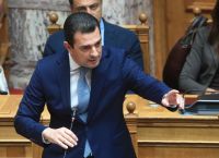 Σκρέκας για εικονικές εκπτώσεις: Δεν θα επιτρέψουμε την αναρχία στην αγορά