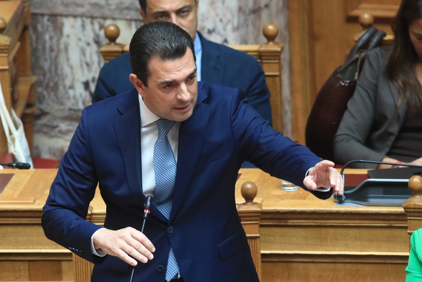 Σκρέκας για εικονικές εκπτώσεις: Δεν θα επιτρέψουμε την αναρχία στην αγορά