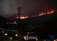 Νύχτα αγωνίας σε Ρόδο, Δυτική Αττική και Σπάρτη – «Μάχη» με τις πυρκαγιές