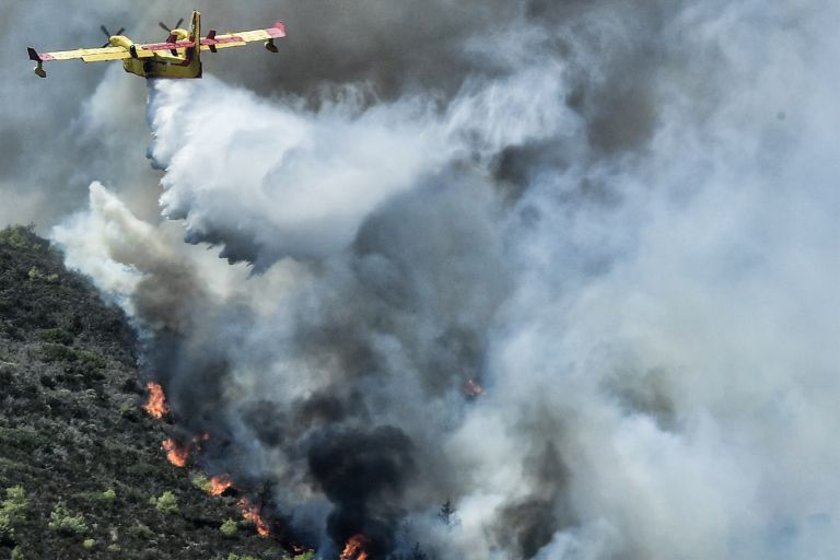 Four CL-415 aircraft from Italy and France arriving in Greece to help fight fires