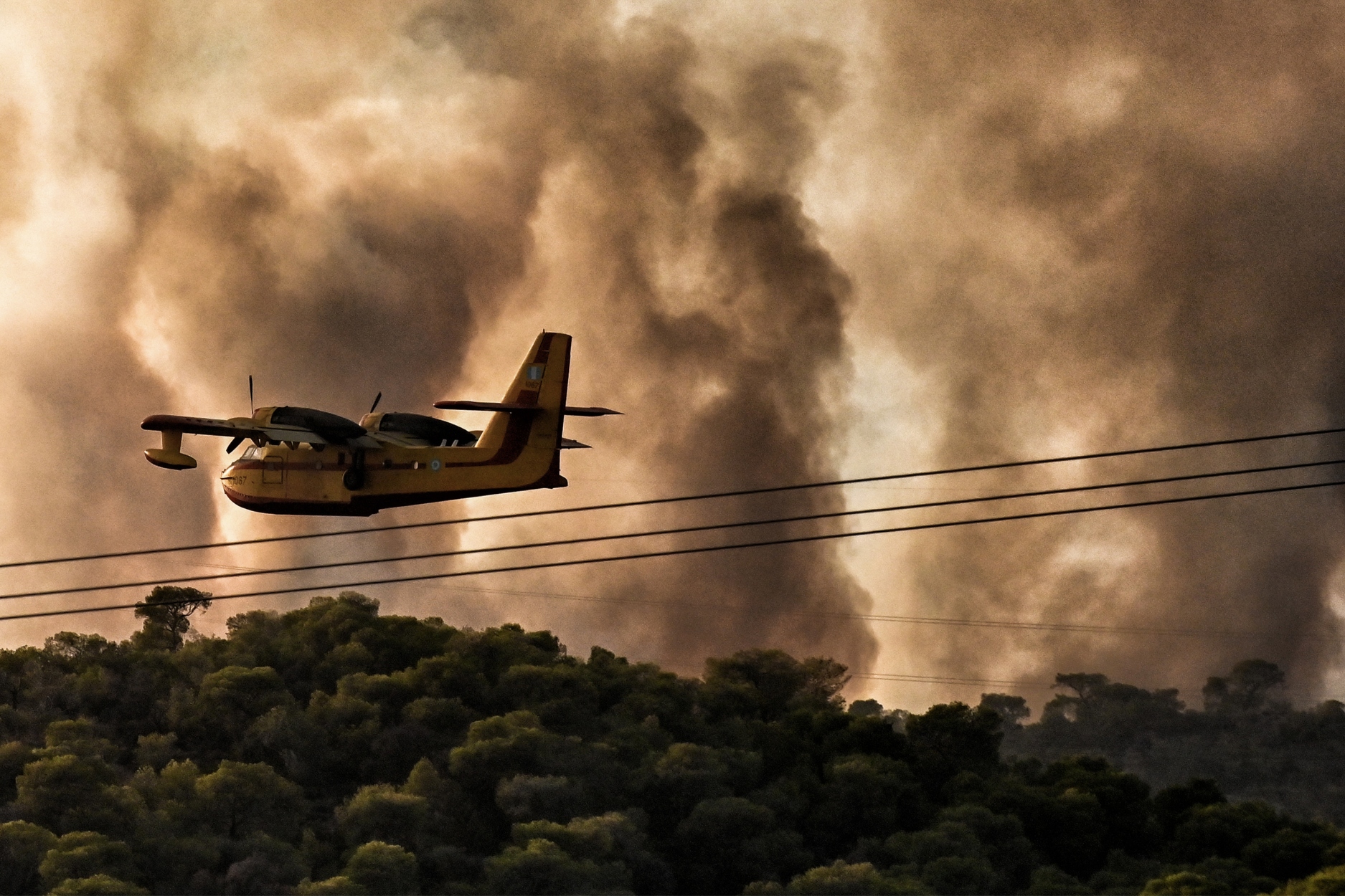 Η βεντάλια της φωτιάς και οι παράλληλες μάχες