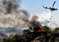 Μάχη με τα πύρινα μέτωπα και τον καύσωνα