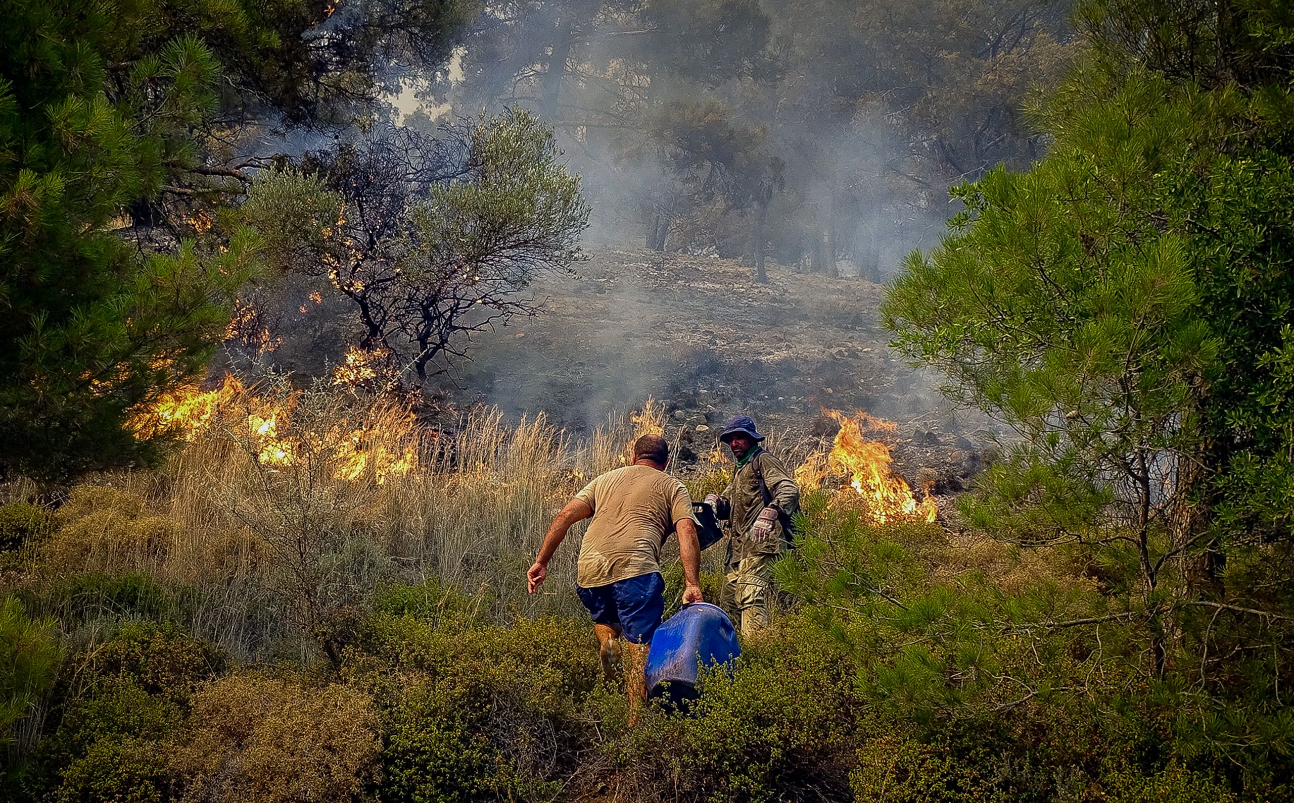 Αγώνας με τις αναζωπυρώσεις