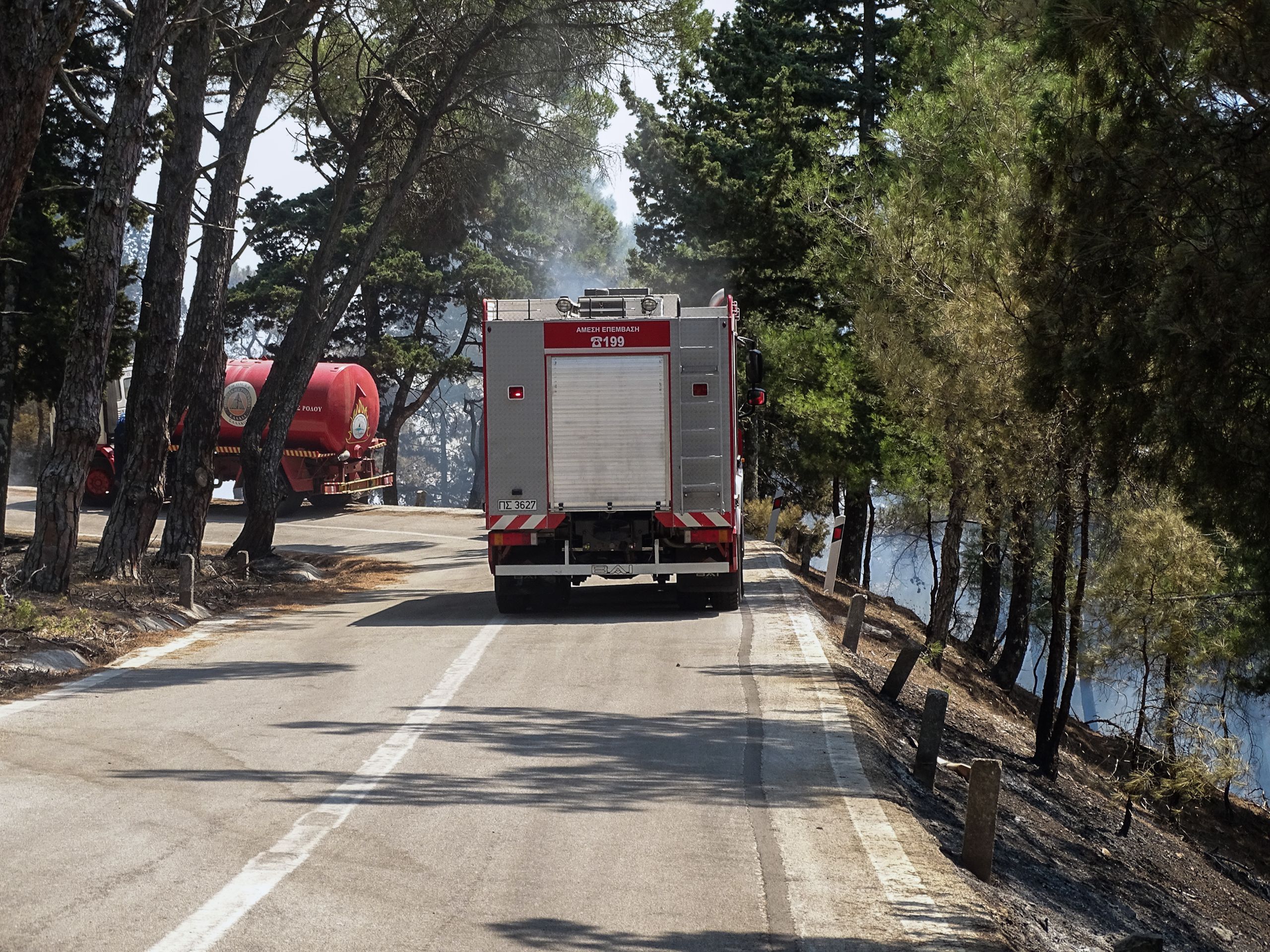 Αρτοποιός: Σε ύφεση οι φωτιές σε Δυτική Αττική και Λακωνία – Σε εξέλιξη στη Ρόδο