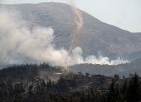 Φωτιές: Δύσκολη νύχτα στη Ρόδο – Μήνυμα του «112» τη νύχτα στους κατοίκους
