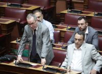 Σπαρτιάτες: «Αδειάζουν» τον Στίγκα – Στηρίζουν Κασιδιάρη 9 βουλευτές