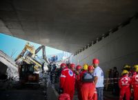 Πάτρα: Η Ολυμπία Οδός εκτελούσε τα έργα κατεδάφισης – Πώς βρέθηκαν άτομα κάτω από τη γέφυρα