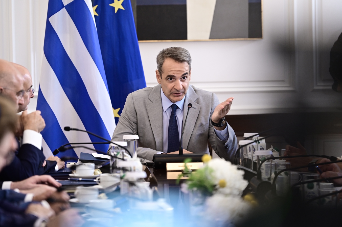 Αλαζονικές συμπεριφορές και επιτακτικές προκλήσεις
